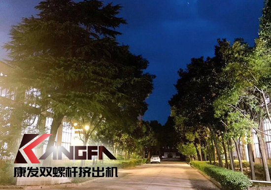 花園式廠區(qū)、綠樹成蔭、鳥語花香。原來的廠區(qū)的夜景是如此的美麗！