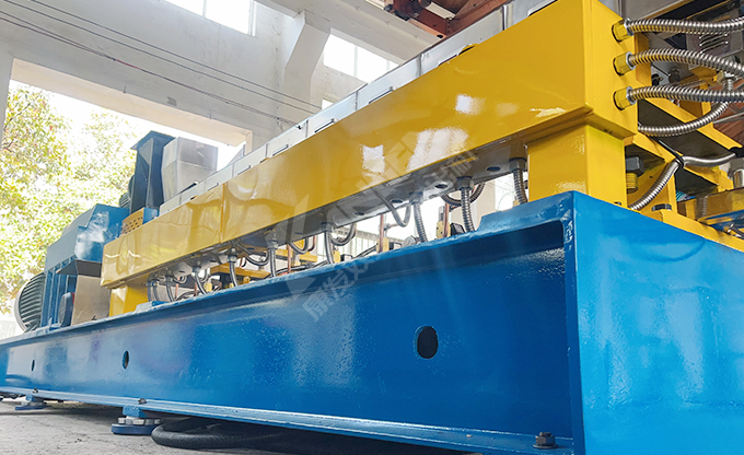 橡塑機(jī)械領(lǐng)域雙螺桿造粒機(jī)定位及主要作用 平行雙螺桿造粒機(jī)優(yōu)勢